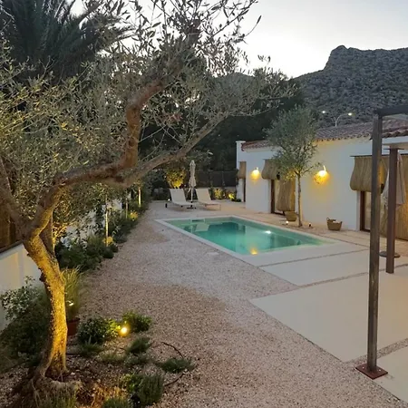 ヴィラ New Mediterranean With Heated Pool ポレンサ