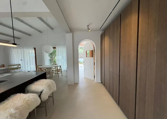 New Mediterranean With Heated Pool Villa *