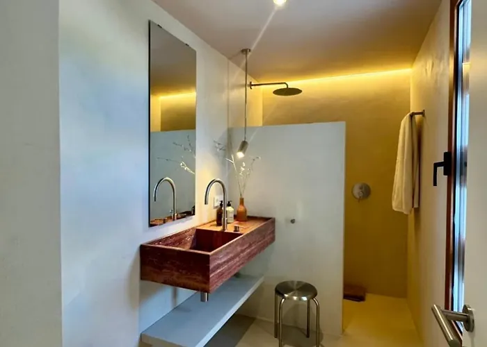 New Mediterranean With Heated Pool