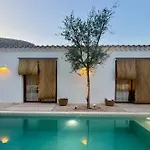 别墅 New Mediterranean With Heated Pool 波连斯萨