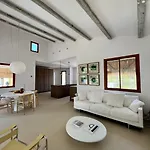 New Mediterranean With Heated Pool * 波连斯萨