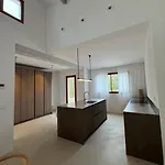 New Mediterranean With Heated Pool *