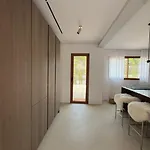 New Mediterranean With Heated Pool * 波连斯萨