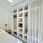 New Mediterranean With Heated Pool * 波连斯萨